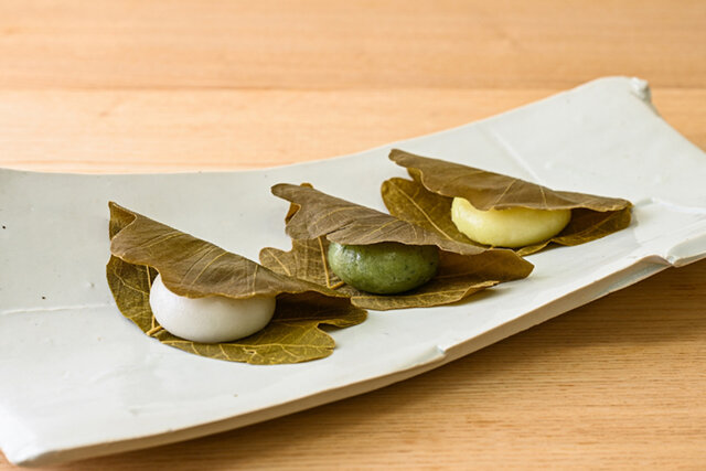 榮太樓總本舗:柏餅