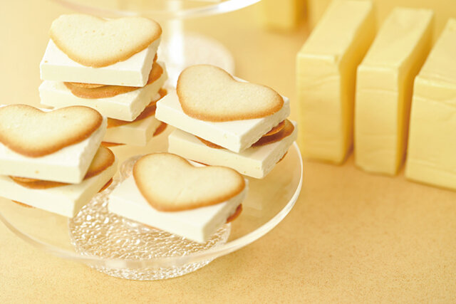 バターの女王:バターラングドシャクッキー (4個入)