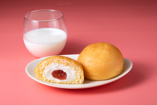 八天堂:ミガキイチゴクリームパン