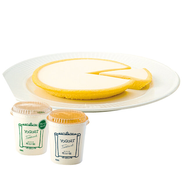 「明治の館」上：チーズケーキニルバーナ、下：ヨーグルト加糖