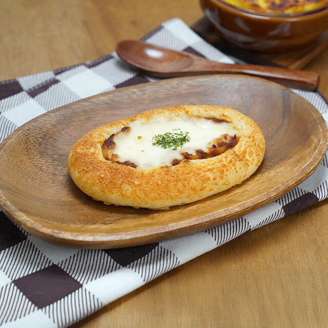 「ポンパドウル」とろけるチーズグラタンパン