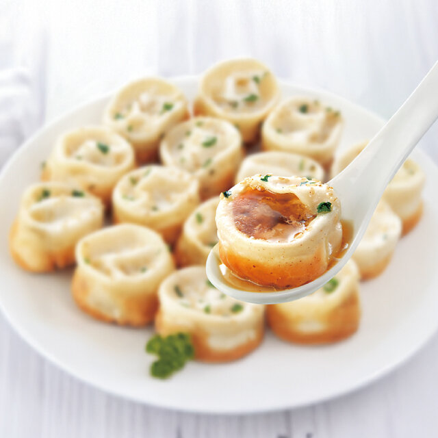 ●神奈川県 「王府井」 ●正宗生煎包 （焼小籠包8個入、冷凍）