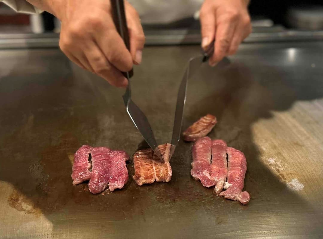 鉄板ダイニング誉TAKA 仙台名物牛たん鉄板焼き風景