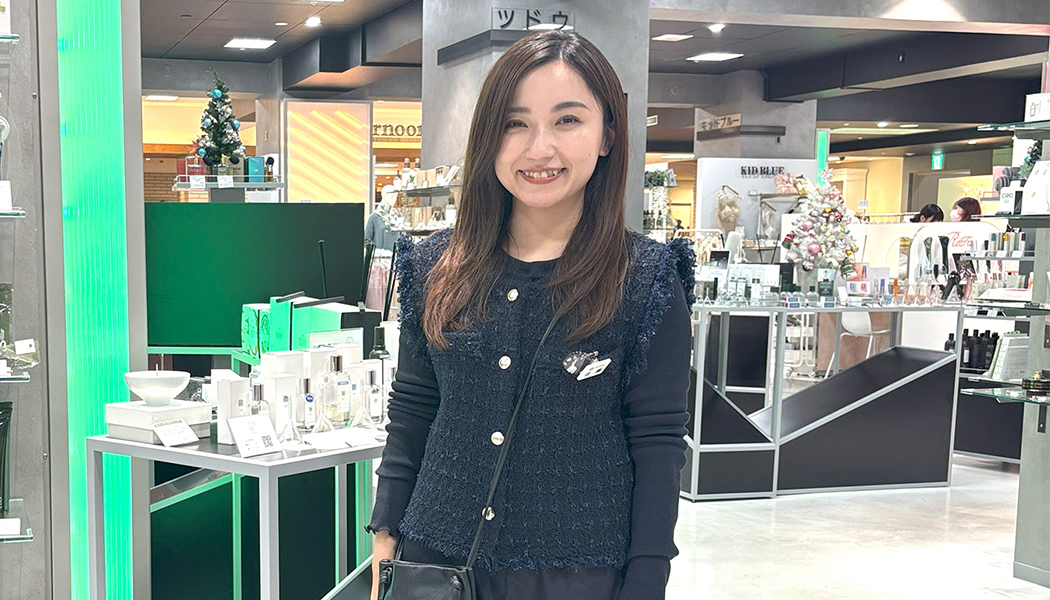 マーケティング統括部 コンテンツデザイン担当 佐藤 朱里 2016年入社／総合福祉学部卒