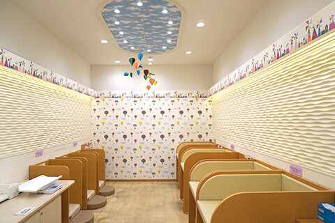 ベッド式おむつ交換台